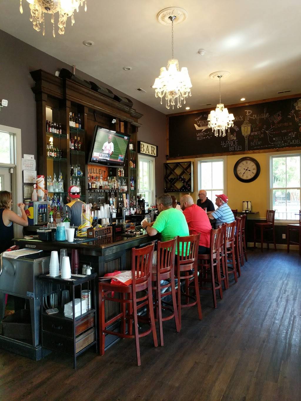 Roux Royale Bar & Bistro | restaurant | 3331 Rue Royale, St Charles, MO 63301, USA | 6369250941 OR +1 636-925-0941