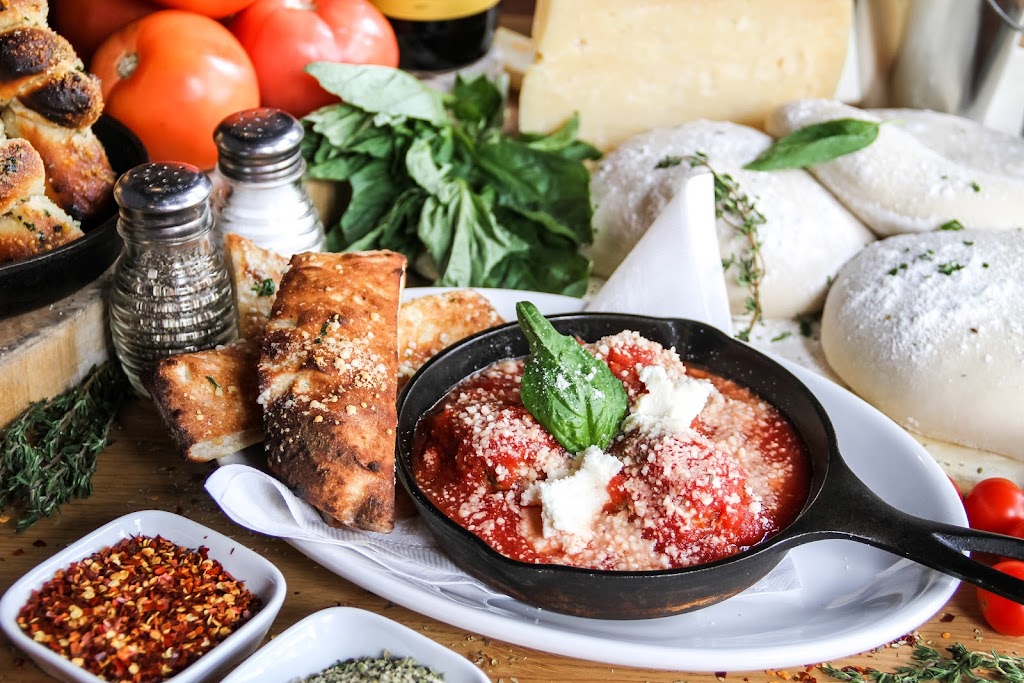 Maxs Coal Oven Pizzeria | restaurant | 300 Marietta St NW, Atlanta, GA 30313, USA | 4049742941 OR +1 404-974-2941