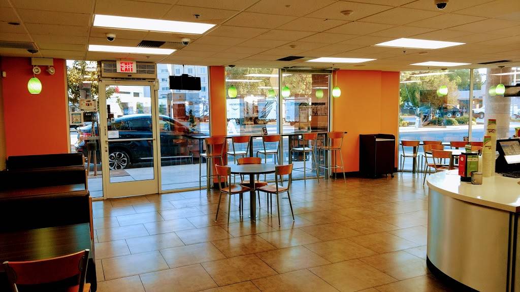 Deli Delicious | restaurant | 200 E Acequia Ave, Visalia, CA 93291, USA | 5597472883 OR +1 559-747-2883