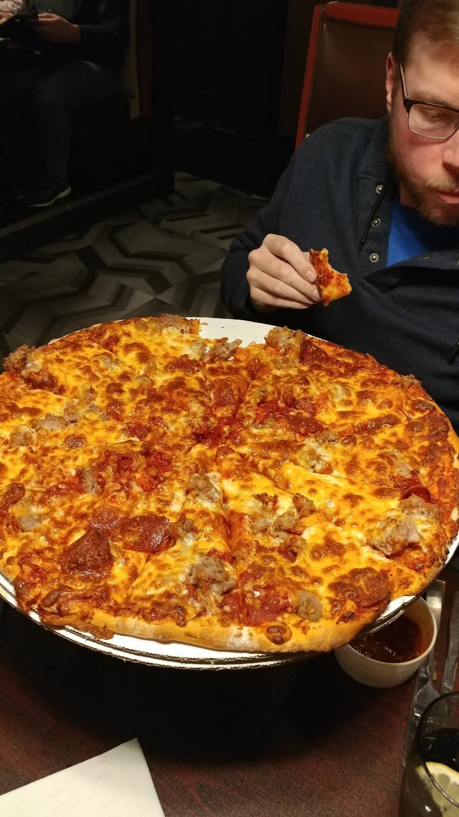 Badazz Pizzeria N Grill | restaurant | 1504 S Galena Ave, Dixon, IL 61021, USA | 8159944163 OR +1 815-994-4163