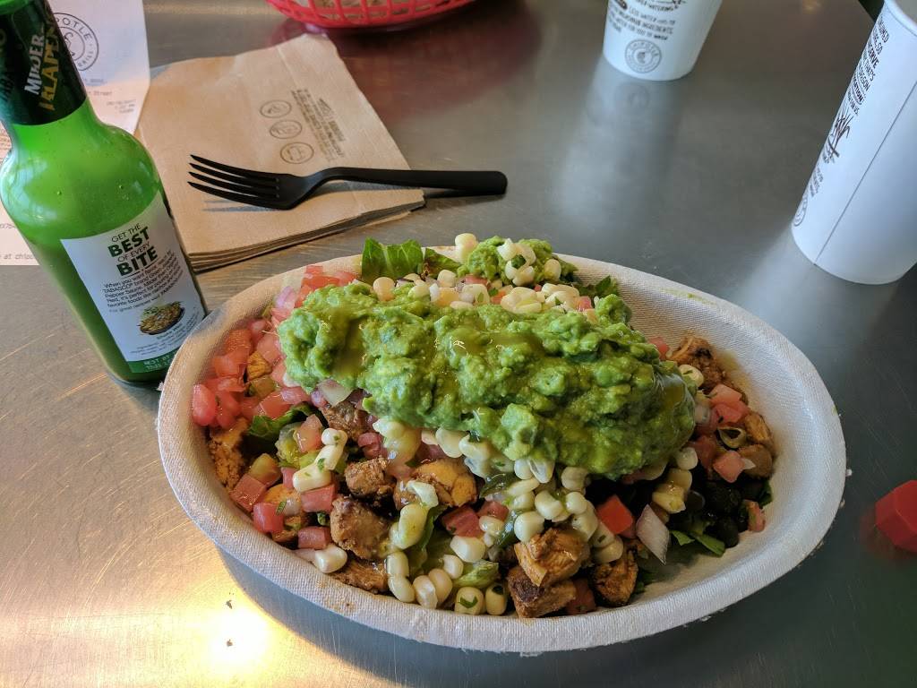 Chipotle Mexican Grill | restaurant | 3227 W Addison St, Chicago, IL 60618, USA | 7735962588 OR +1 773-596-2588