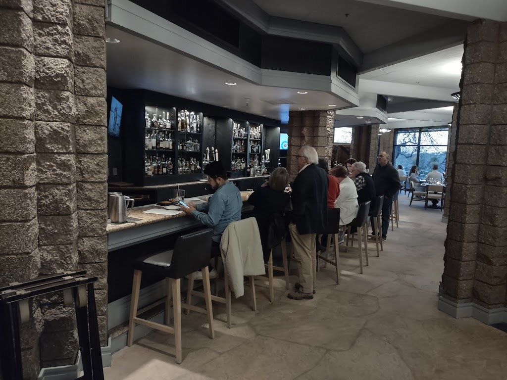 Flying V Bar & Grill | restaurant | 7000 N Resort Dr, Tucson, AZ 85750, USA | 5206155495 OR +1 520-615-5495