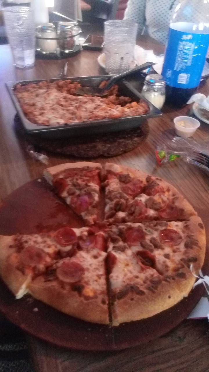 Pizza Hut | meal delivery | 2915 N Mesa St, El Paso, TX 79902, USA | 9155449818 OR +1 915-544-9818