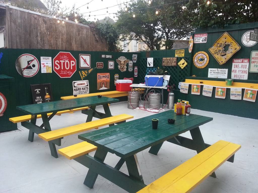 Tee Off Bar & Grill | restaurant | 3129 Clement St, San Francisco, CA 94121, USA | 4157525439 OR +1 415-752-5439