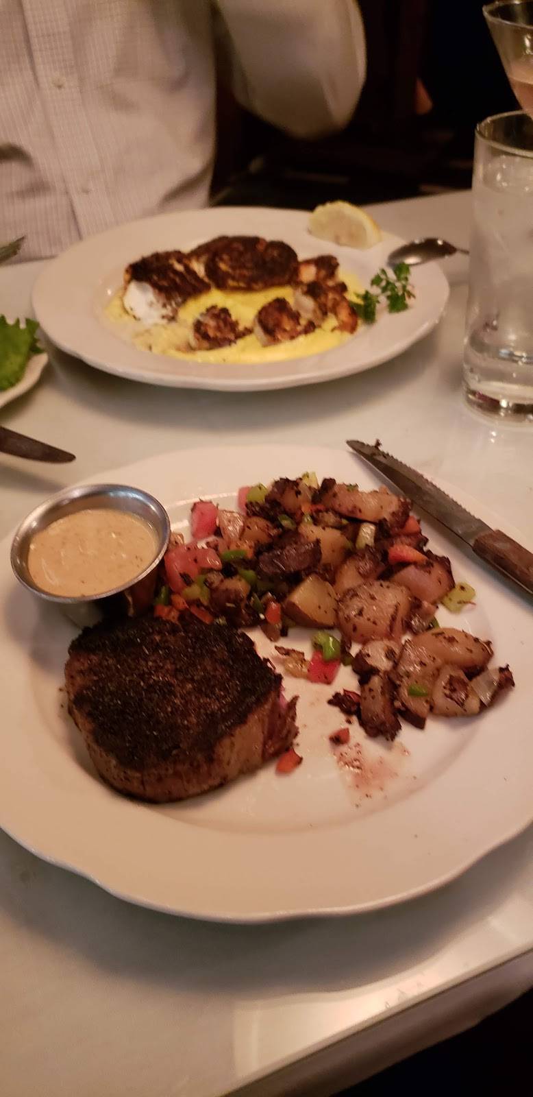 Dee Felice Cafe | restaurant | 529 Main St, Covington, KY 41011, USA | 8592612365 OR +1 859-261-2365