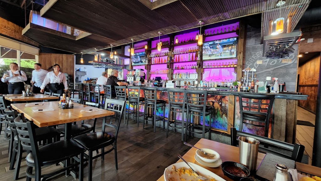 El Toro Bravo of Greenwood | restaurant | 172 Melody Ave, Greenwood, IN 46142, USA | 3172796562 OR +1 317-279-6562