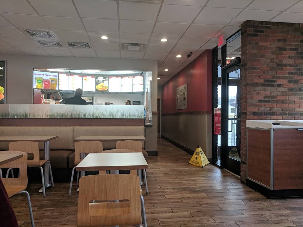 Wendys | restaurant | 331 N Cedar Bluff Rd, Knoxville, TN 37923, USA | 8656904621 OR +1 865-690-4621