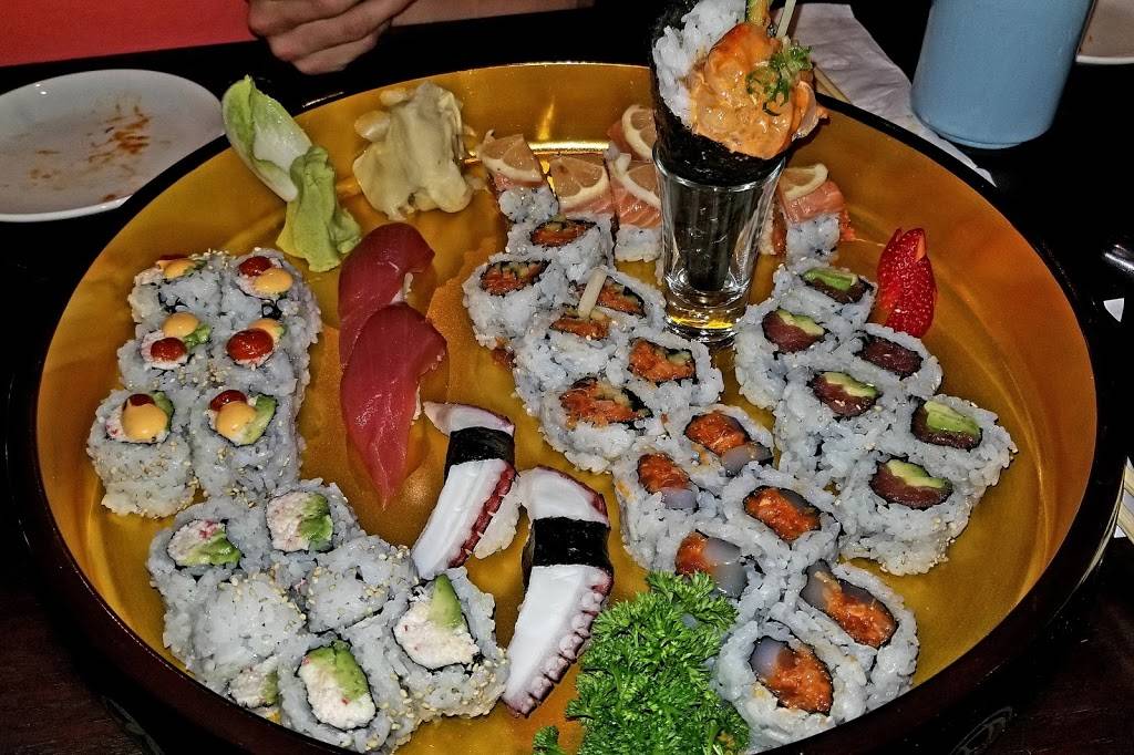 Sushi Holic | restaurant | 112 Vintage Way, Novato, CA 94945, USA | 4158988500 OR +1 415-898-8500