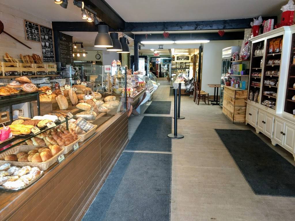 La Petite Boite à Lunch | restaurant | 7 Avenue de lÉglise, Saint-Sauveur, QC J0R 1R0, Canada | 4502277557 OR +1 450-227-7557