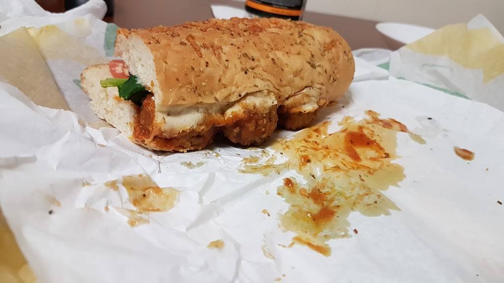 Subway | restaurant | 968 Kingston Rd Units 4 & 5, Toronto, ON M4E 1S9, Canada | 4166987262 OR +1 416-698-7262