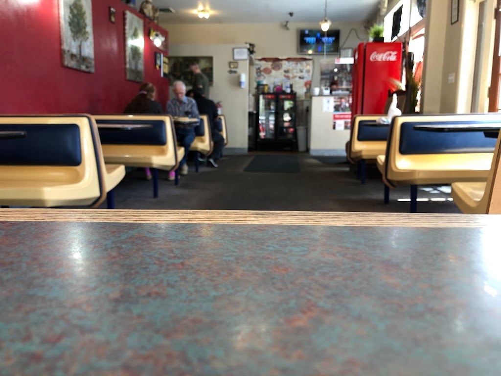 Lillys Kitchen | restaurant | 232 W 3rd St, Rifle, CO 81650, USA | 9706250165 OR +1 970-625-0165