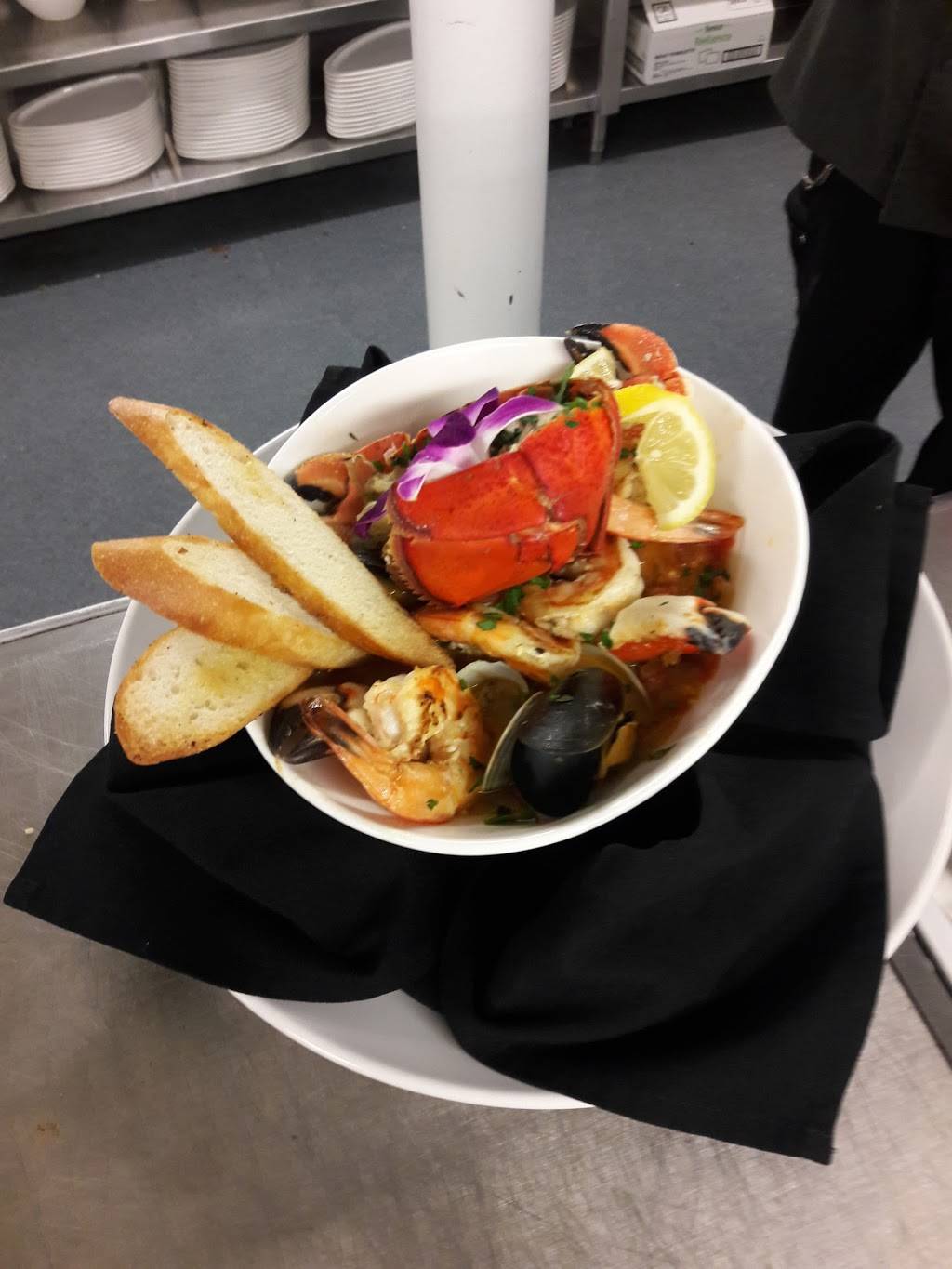 The Stables of Yellow House | restaurant | 378 Thornton Rd, Thornton, PA 19373, USA | 6103581500 OR +1 610-358-1500