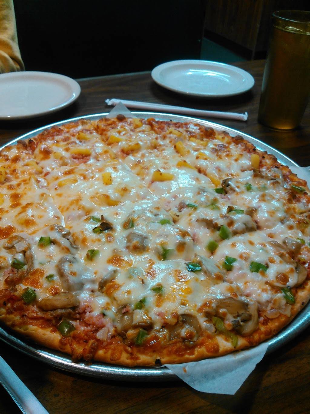 Baileys Pizza & Brstd Chicken | restaurant | 121 W Main St, State Center, IA 50247, USA | 6414832920 OR +1 641-483-2920