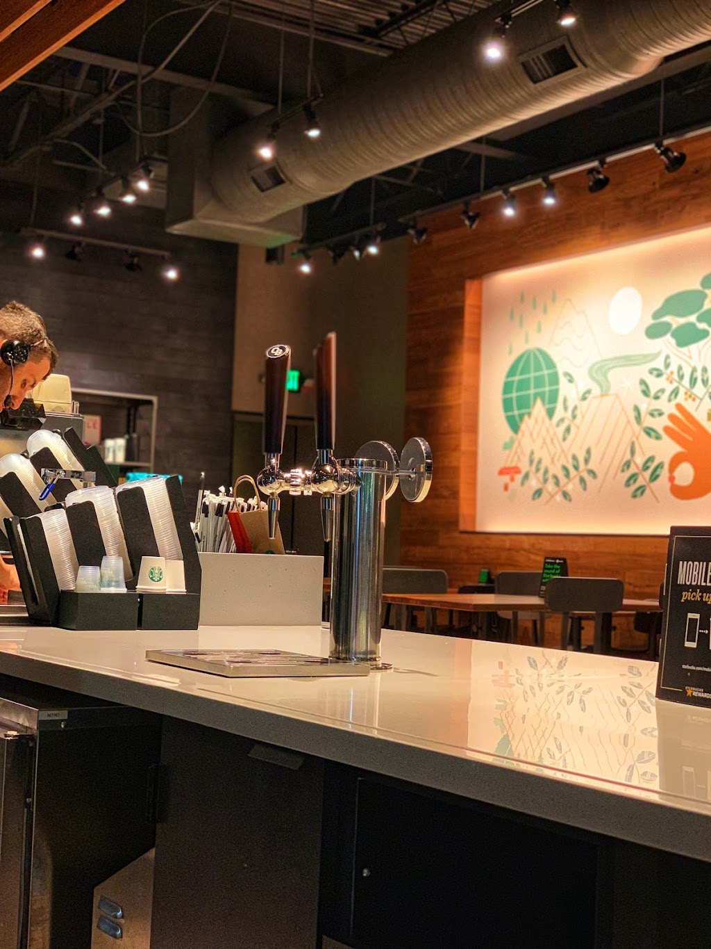 Starbucks | cafe | 11661 E Kellogg Ave, Wichita, KS 67207, USA | 3166881298 OR +1 316-688-1298
