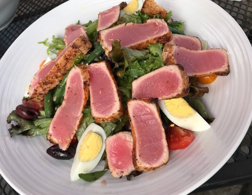 Abigails Grille and Wine Bar | restaurant | 4 Hartford Rd, Weatogue, CT 06089, USA | 8602641580 OR +1 860-264-1580