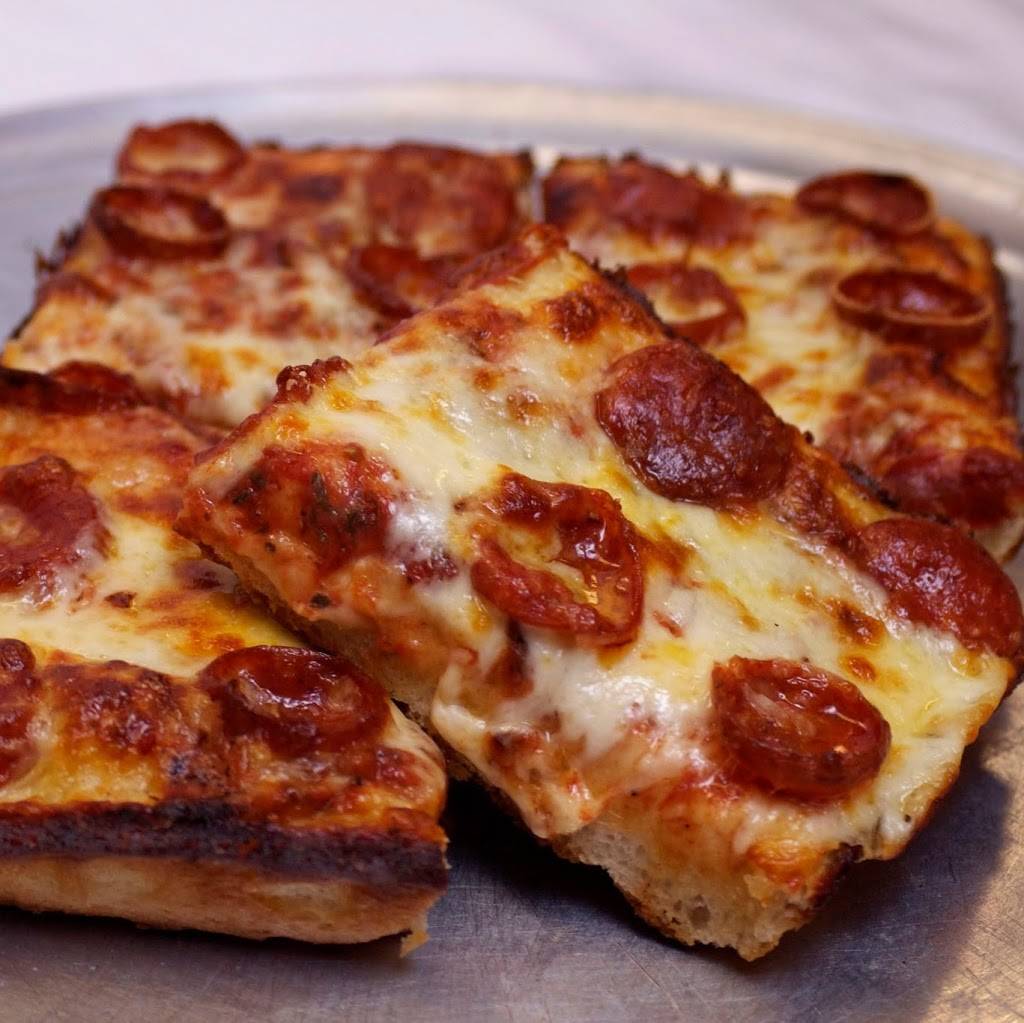 Belle Isle Pizza | meal delivery | 7869 E Jefferson Ave, Detroit, MI 48214, USA | 3133311222 OR +1 313-331-1222