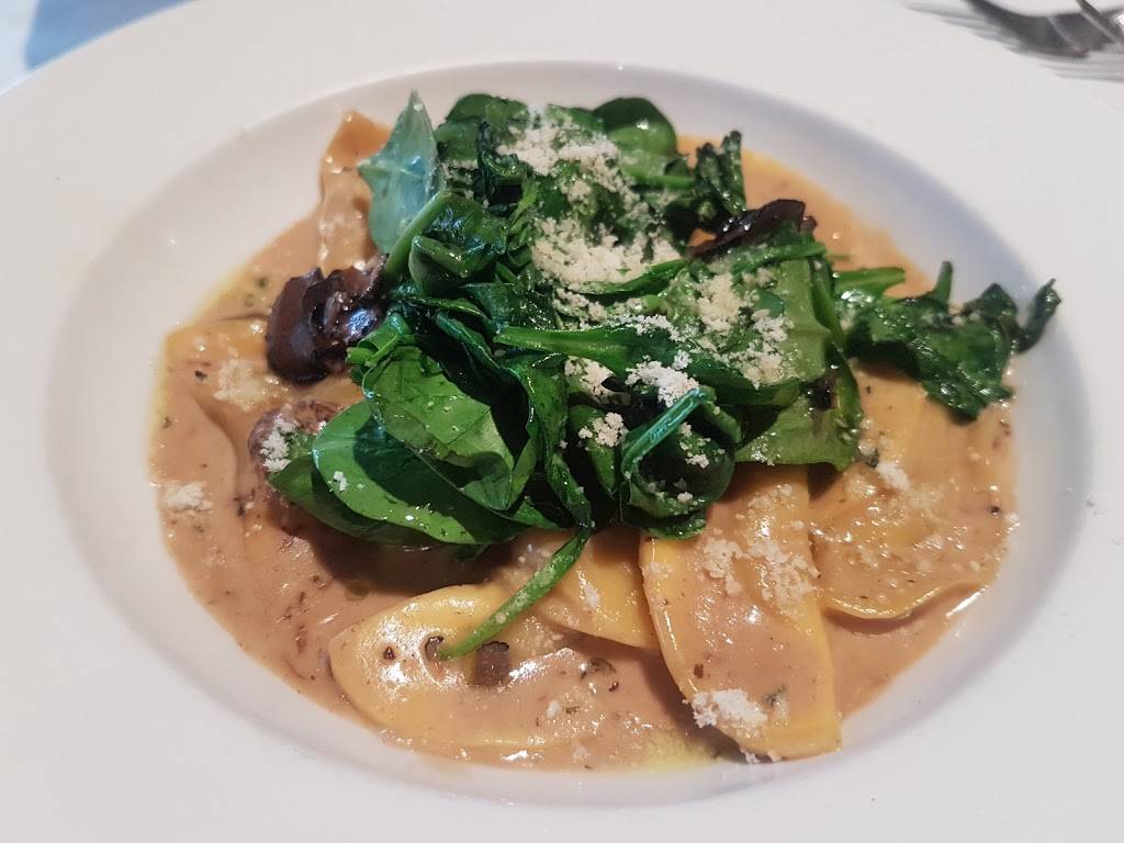 Giovannis Kitchen | restaurant | 8831 Ladue Rd, St. Louis, MO 63124, USA | 3147214100 OR +1 314-721-4100