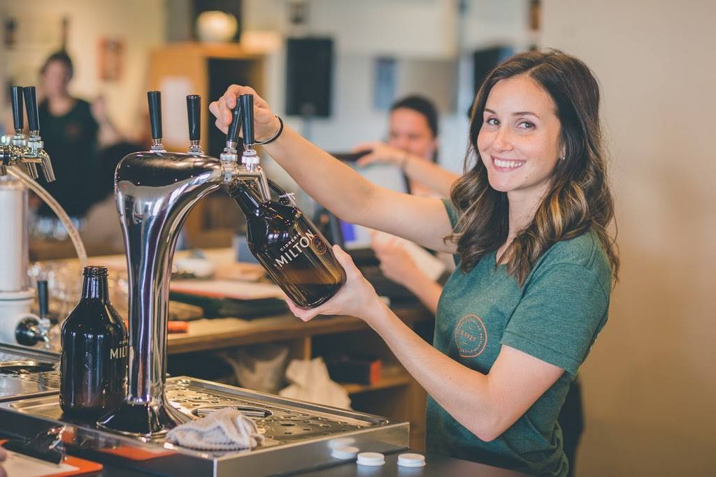 Cidrerie Milton | restaurant | 5 QC-137, Sainte-Cécile-de-Milton, QC J0E 2C0, Canada | 4507772442 OR +1 450-777-2442