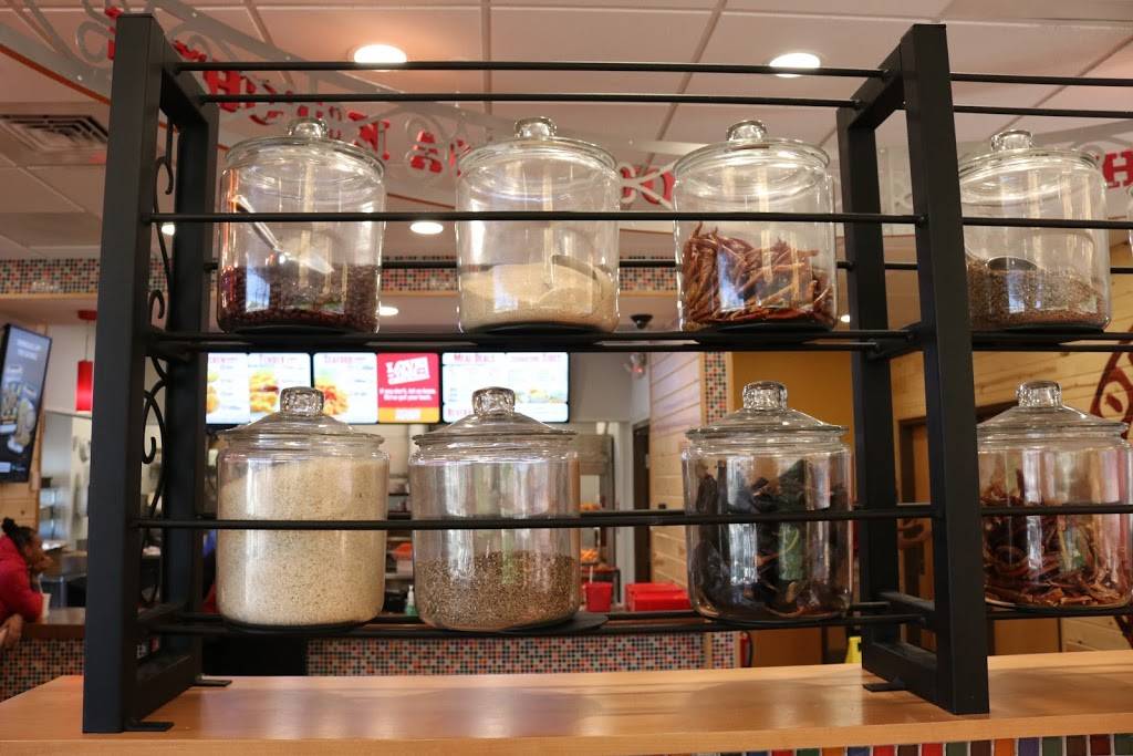 Popeyes Louisiana Kitchen | restaurant | 35 W Mitchell Ave, Cincinnati, OH 45217, USA | 5136412000 OR +1 513-641-2000