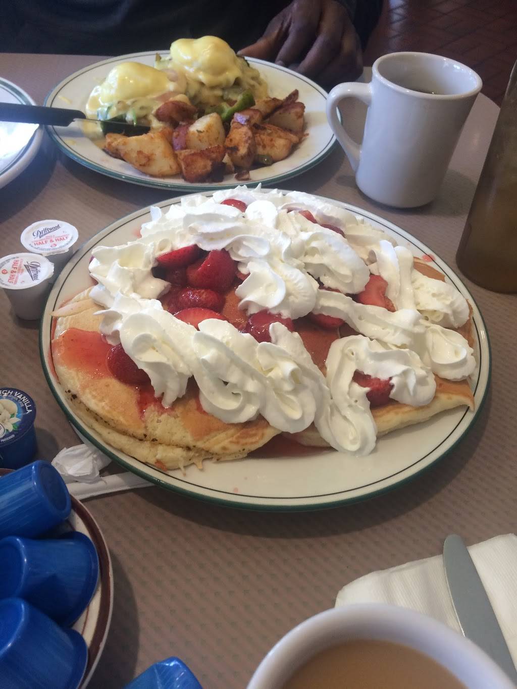 Spires Restaurant | restaurant | 13451 Newport Ave, Tustin, CA 92780, USA | 7145440631 OR +1 714-544-0631