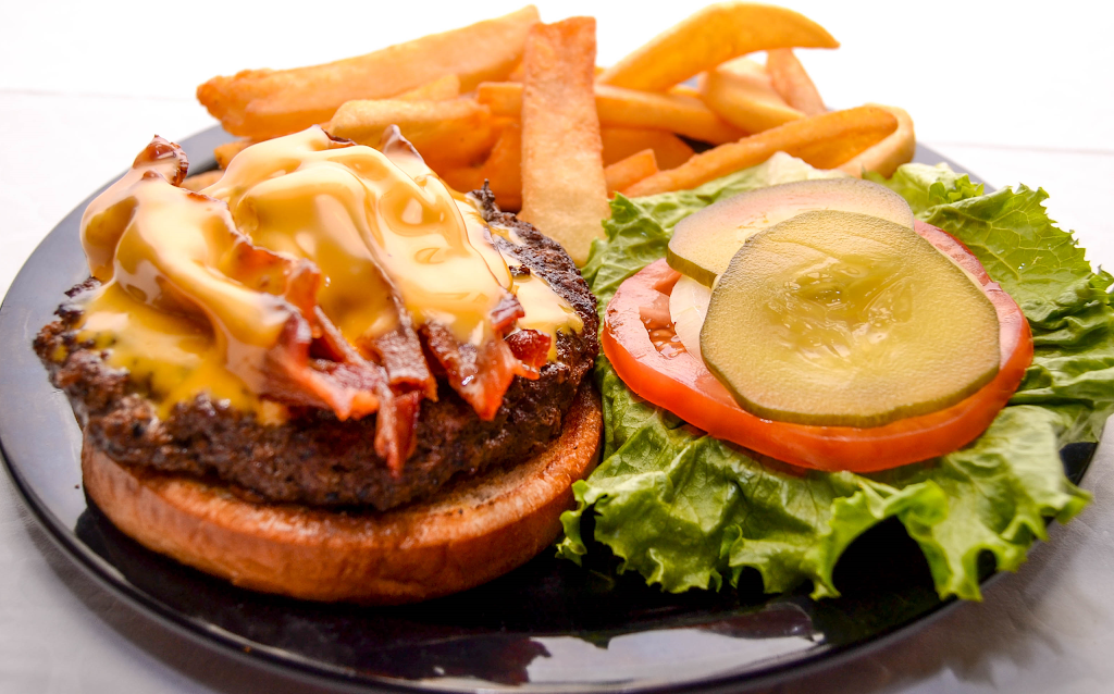 Bettys Parkway Restaurant | restaurant | 912 Riverside Dr, Columbia, TN 38401, USA | 9313885570 OR +1 931-388-5570