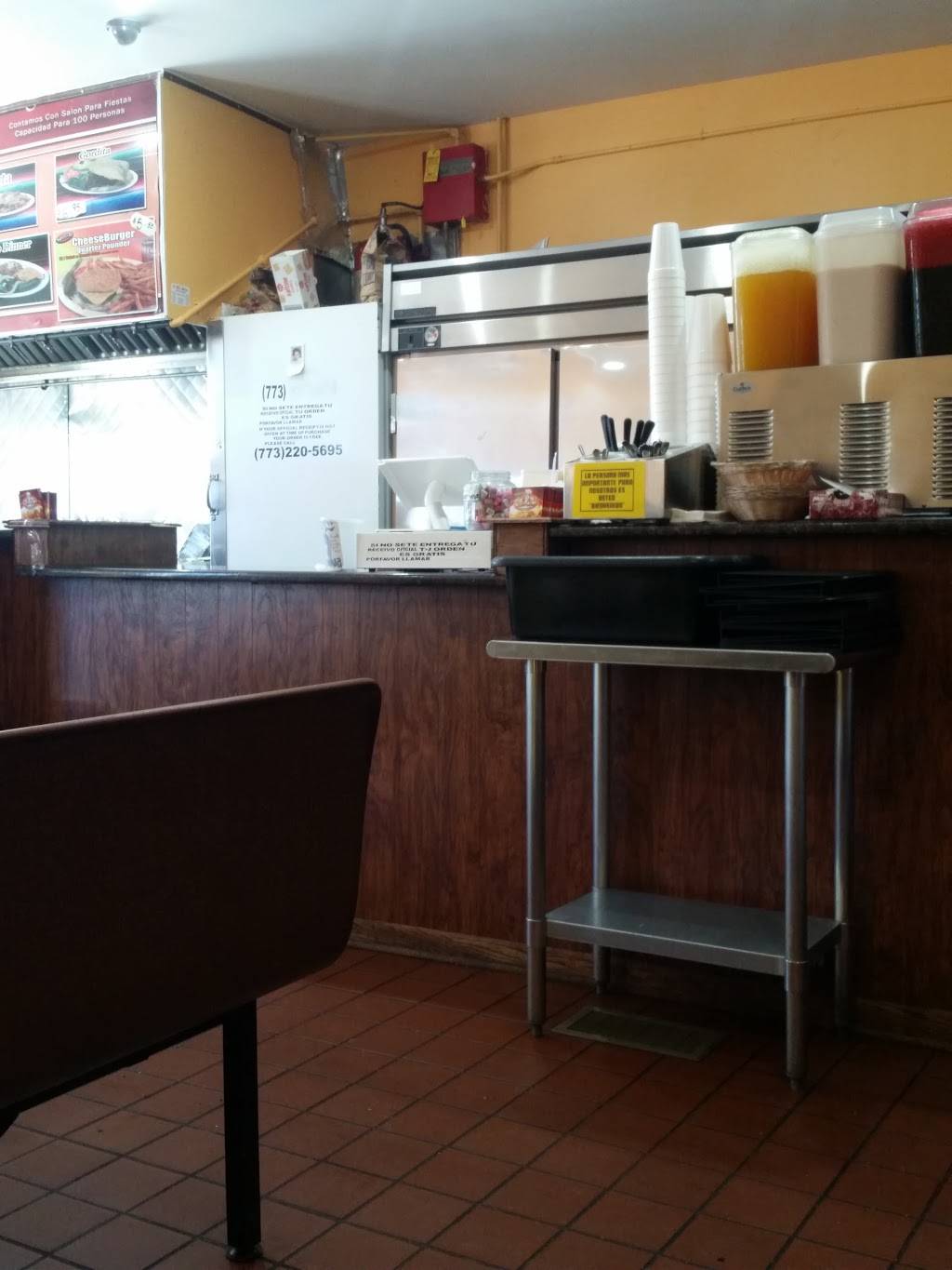 El Pollo Cris Cris | restaurant | 2462 S Blue Island Ave, Chicago, IL 60608, USA | 7735234060 OR +1 773-523-4060