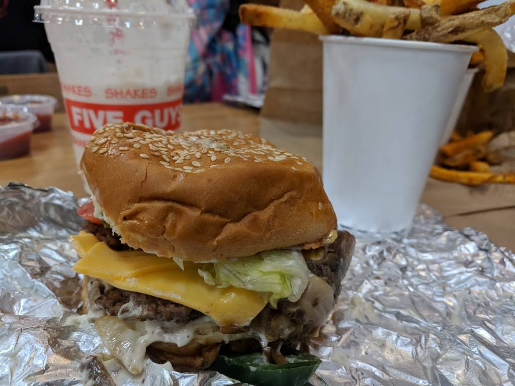 Five Guys | meal takeaway | 6600 Menaul Blvd NE, Albuquerque, NM 87110, USA | 5058843648 OR +1 505-884-3648