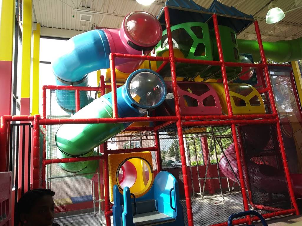 McDonalds | cafe | 1575 W Washington St, Milwaukee, WI 53204, USA | 4146453660 OR +1 414-645-3660