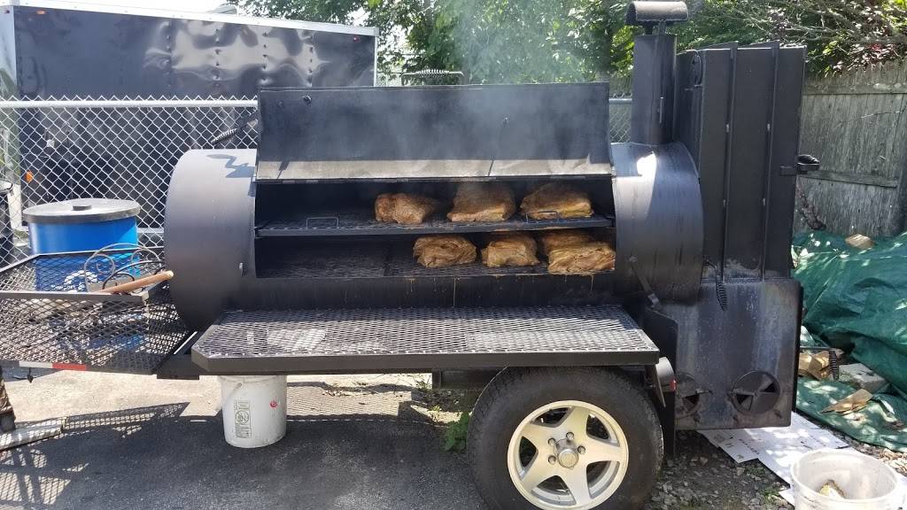 Doggz & Hoggz | restaurant | 781 Main St, Falmouth, MA 02540, USA | 5085483663 OR +1 508-548-3663