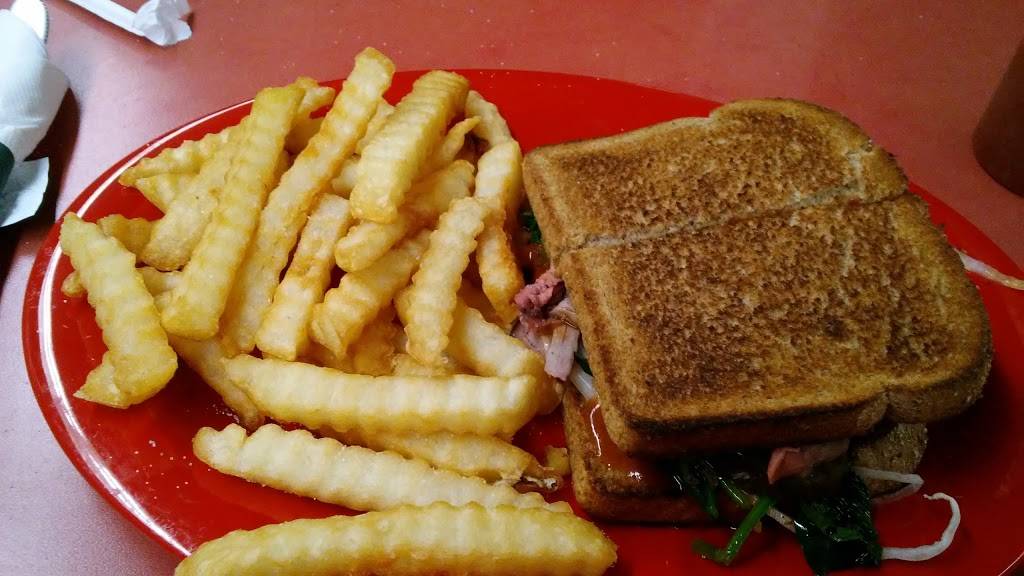 CJs Northside Grill | restaurant | 911 Edgell Rd, Framingham, MA 01701, USA | 5088775900 OR +1 508-877-5900