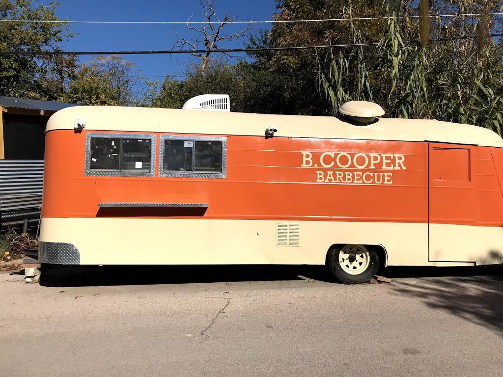 B Cooper Barbecue | restaurant | 705 Gunter St, Austin, TX 78702, USA | 5126906220 OR +1 512-690-6220