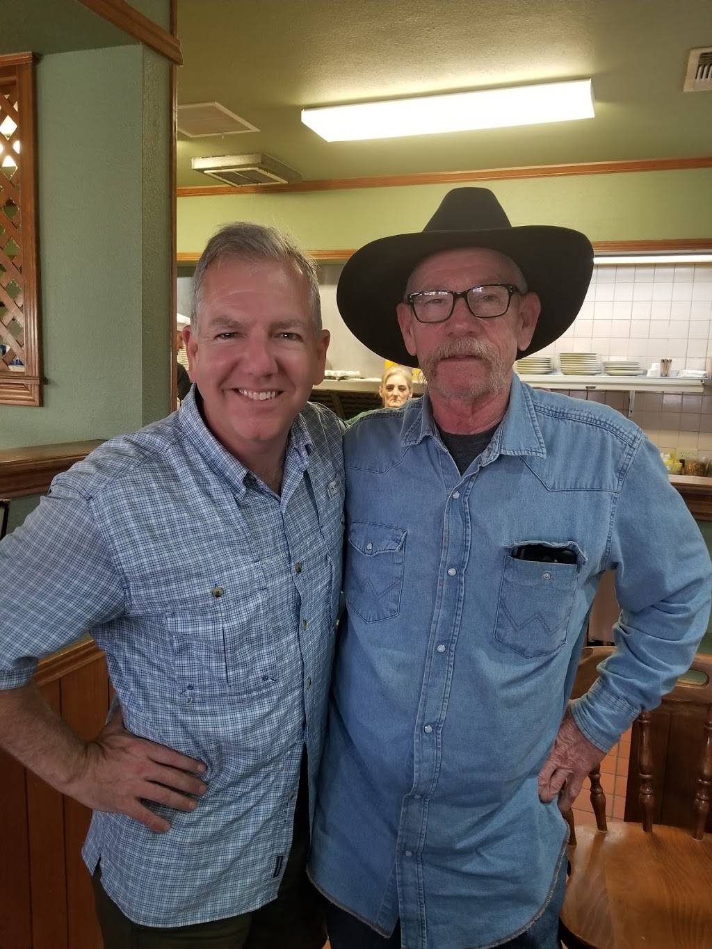 Peacocks Restaurant | restaurant | 1700 W Lingleville Rd, Stephenville, TX 76401, USA | 2549684668 OR +1 254-968-4668