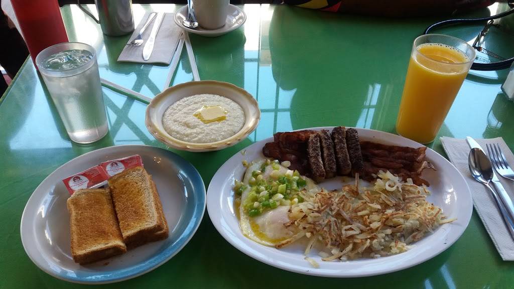 Akis Village Inn | restaurant | 3710 W Martin Luther King Jr Blvd, Los Angeles, CA 90008, USA | 3232942440 OR +1 323-294-2440