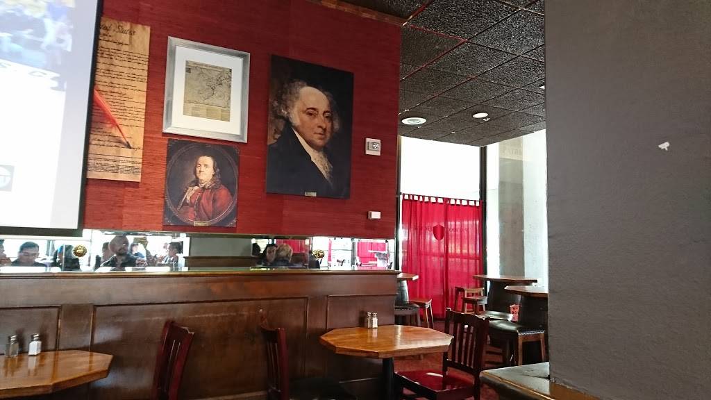Patriot House Pub | restaurant | 2 Embarcadero Center 3rd floor, San Francisco, CA 94111, USA | 4159860797 OR +1 415-986-0797