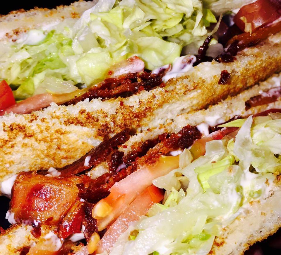 Frankies Deli | meal takeaway | 58 Antares Dr #7, Nepean, ON K2E 7W6, Canada | 6137237201 OR +1 613-723-7201