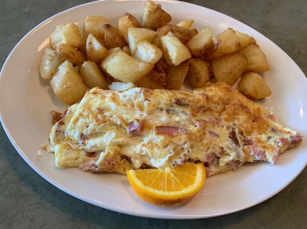 Peter Gs Bar And Grill | restaurant | 1060 Wilson Ave, North York, ON M3K 1G6, Canada | 4166365660 OR +1 416-636-5660