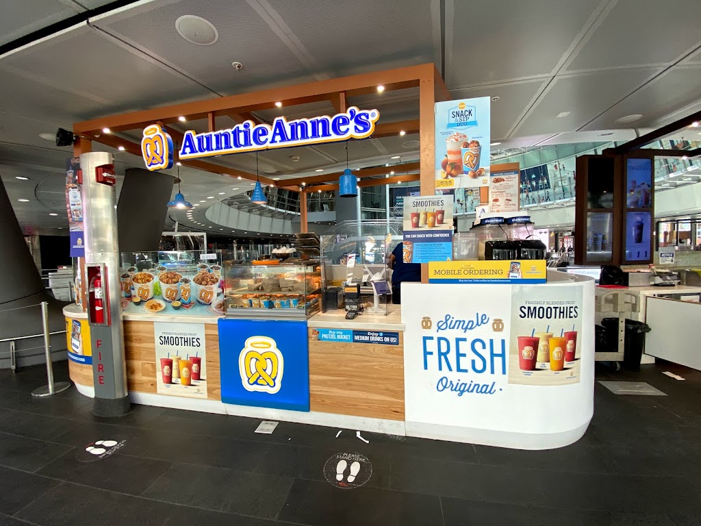 Auntie Annes | restaurant | 200 Broadway, New York, NY 10038, USA | 2125663500 OR +1 212-566-3500
