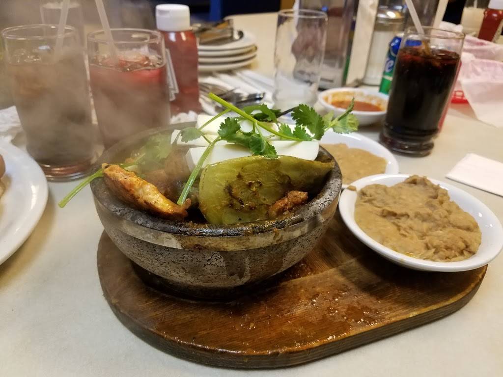 La Barca Jal Restaurantes | restaurant | 7064 Santa Fe Ave, Huntington Park, CA 90255, USA | 3235829982 OR +1 323-582-9982