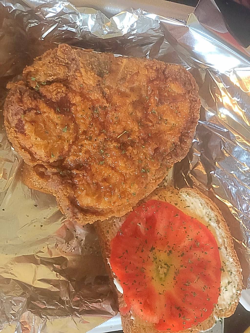 Classic Chicken Snacks | restaurant | 17234 S John Deere Rd, Dubuque, IA 52001, USA | 5632078881 OR +1 563-207-8881