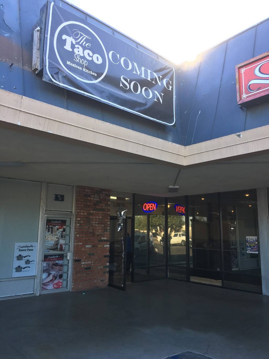 The Taco Shop | restaurant | 3630 Saviers Rd, Oxnard, CA 93033, USA | 8056630826 OR +1 805-663-0826