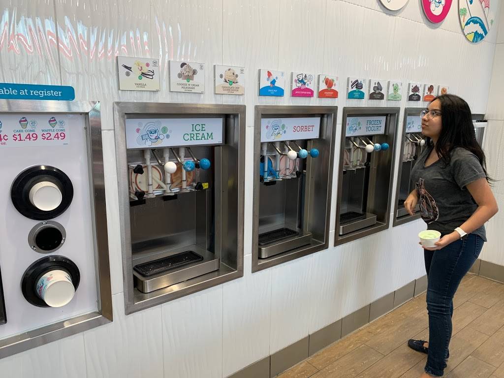 RaceTrac | bakery | 3310 NE 8th St, Homestead, FL 33033, USA | 3052481370 OR +1 305-248-1370