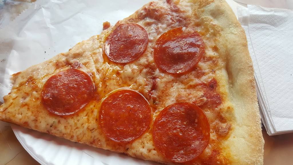 House Pizza | restaurant | 246 E 204th St, Bronx, NY 10458, USA | 7187333336 OR +1 718-733-3336