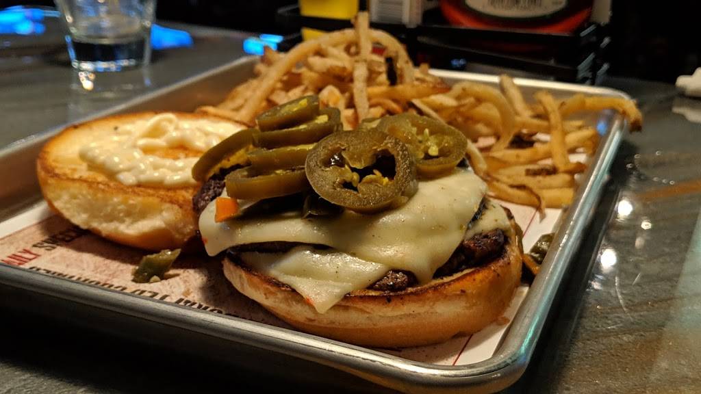 The Town Tavern | restaurant | 1840 Town Park Blvd, Uniontown, OH 44685, USA | 3308964433 OR +1 330-896-4433