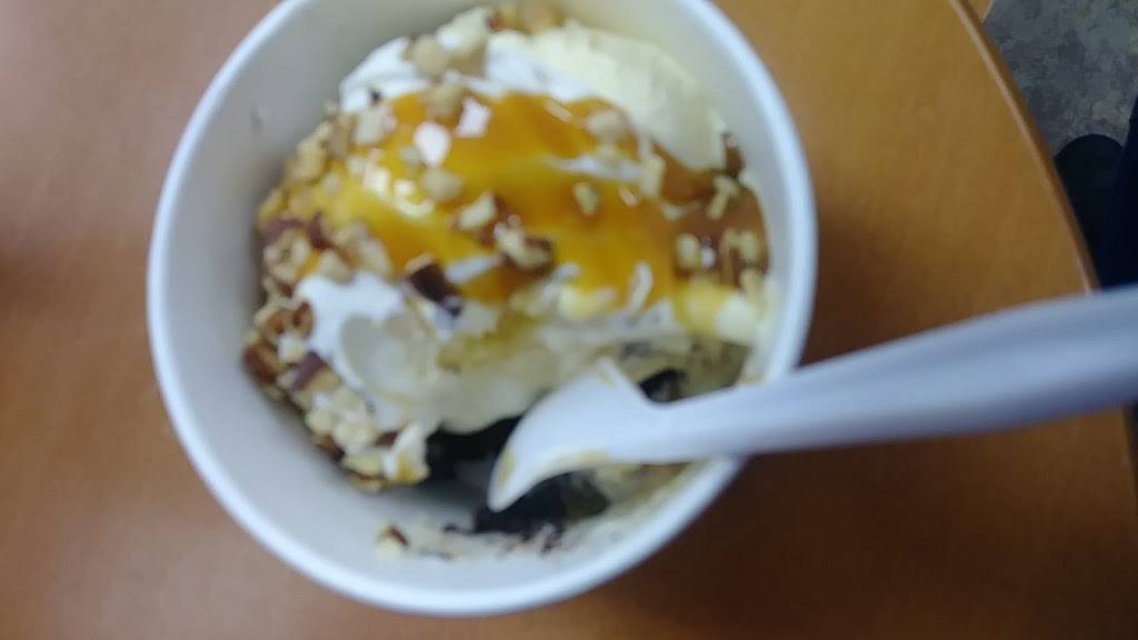 Cold Stone Creamery | bakery | 3900 Medina Rd Unit G, Fairlawn, OH 44333, USA | 3306654466 OR +1 330-665-4466