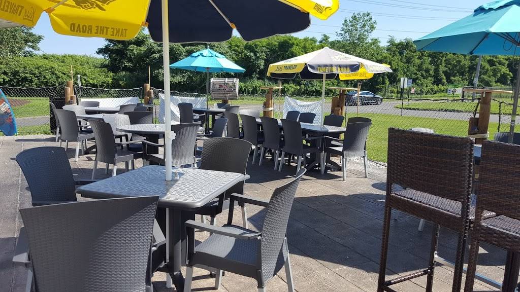 Beach House Grill | restaurant | 1 Dorne Dr, Stratford, CT 06615, USA | 2036127134 OR +1 203-612-7134