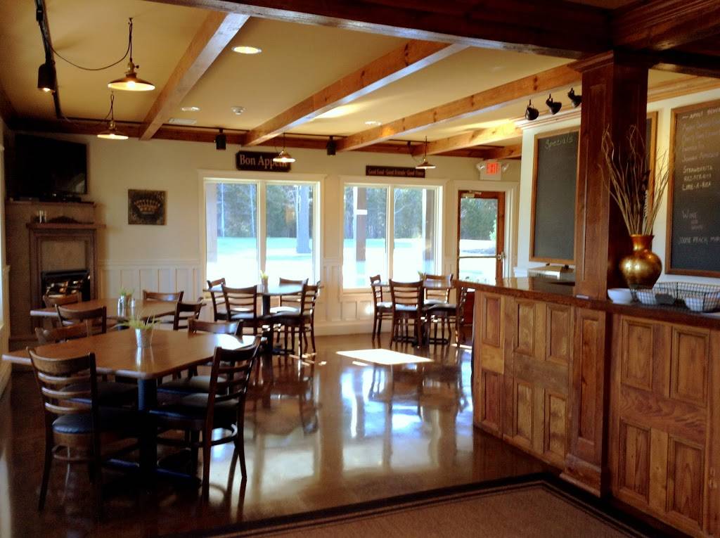 Diadema Golf Club & Restaurant | restaurant | 419 New Portland Rd, North Anson, ME 04958, USA | 2076353060 OR +1 207-635-3060