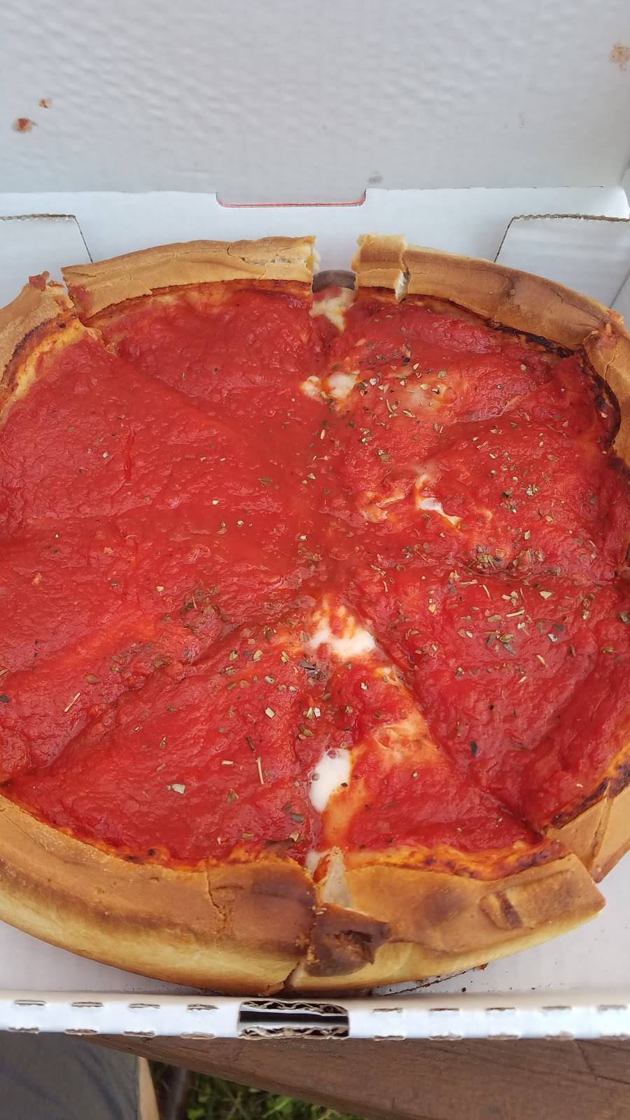 Ginos Pizzeria & Bar | restaurant | 701 Broadway, Wisconsin Dells, WI 53965, USA | 6086782299 OR +1 608-678-2299