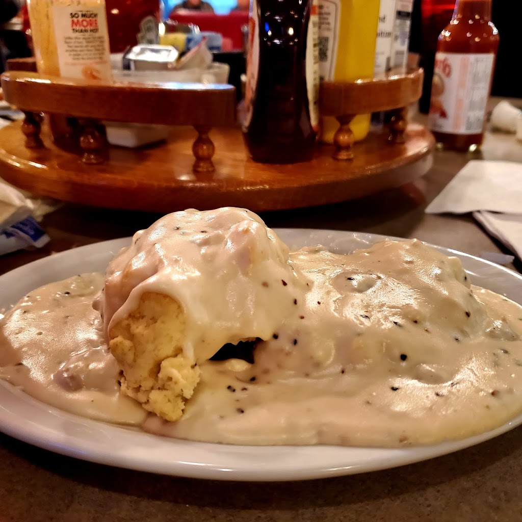 Salles Café | cafe | 2082 N J St, Tulare, CA 93274, USA | 5596849600 OR +1 559-684-9600