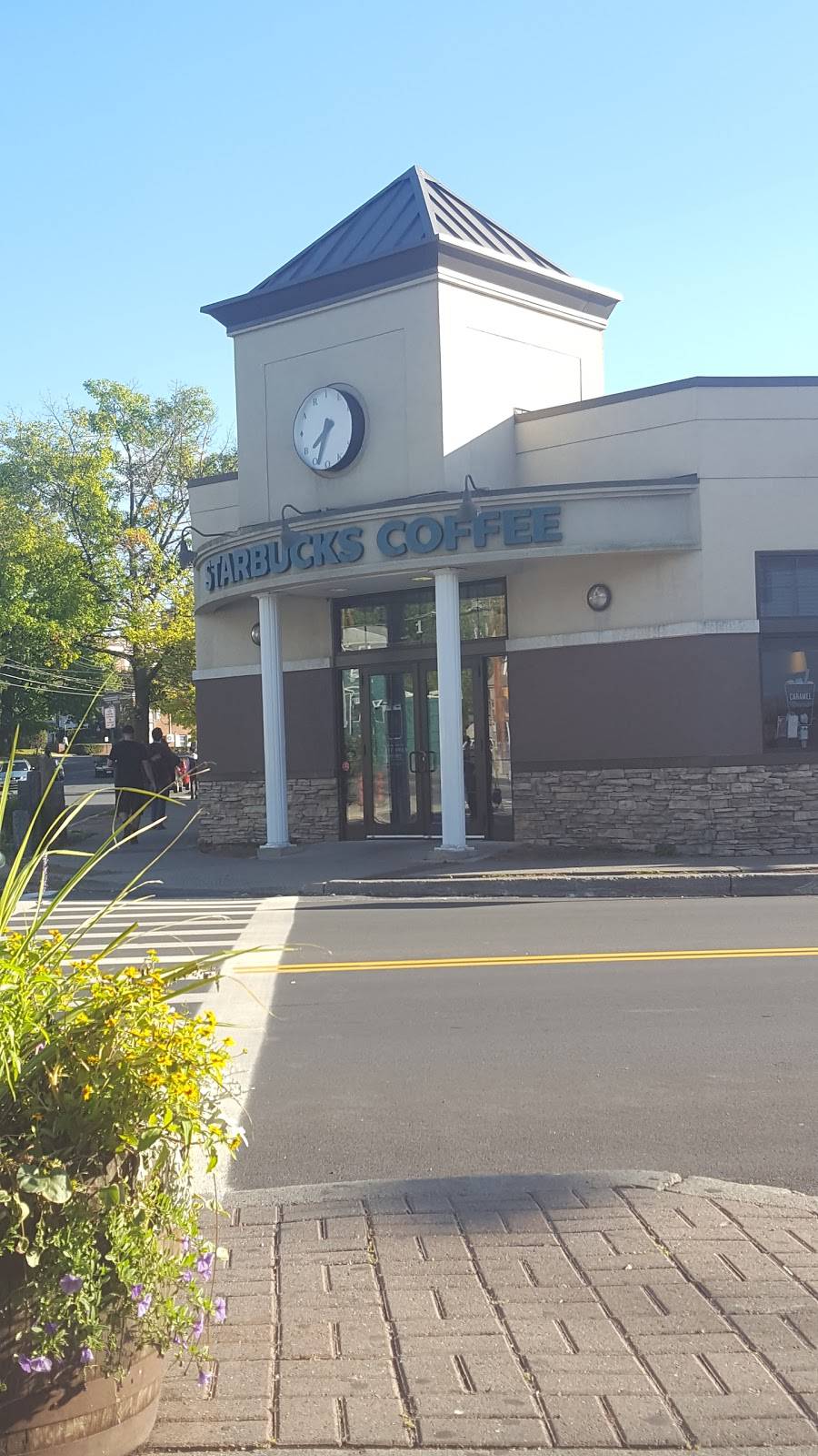 Starbucks | cafe | 1 Plattekill Ave, New Paltz, NY 12561, USA | 8452569815 OR +1 845-256-9815