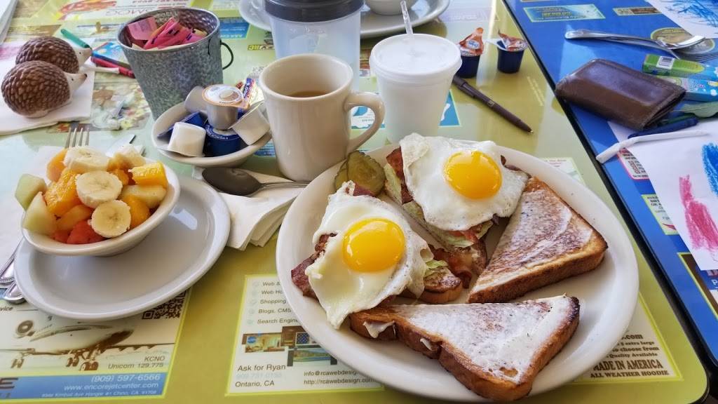 Flos Country Cafe | cafe | 10140 Beaumont Ave, Cherry Valley, CA 92223, USA | 9518456555 OR +1 951-845-6555